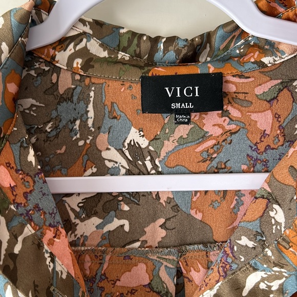 VICI shirt dress - Picture 2 of 3